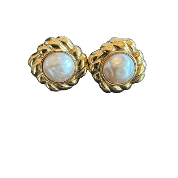 Vintage Chanel CoCo Marc Faux Pearl Earrings! Clip-on*Beautiful*24K Plated Braid - Picture 1 of 3